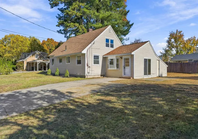 Photo 2 of Single family home for sale at 47 Palisade Dr, Nashua, NH 03062 | MLS# 5115976 | Listing updated on 2026-10-30