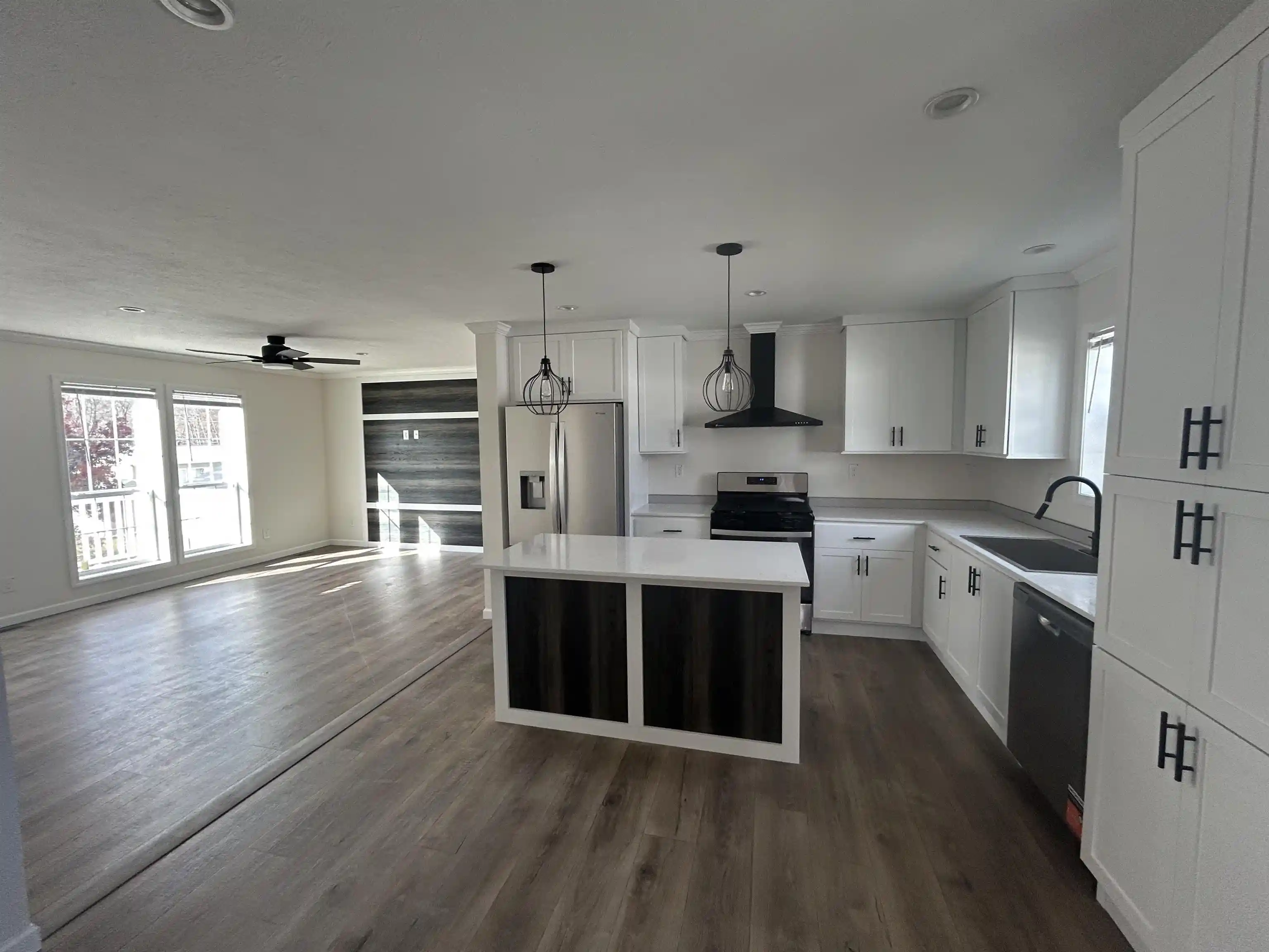 Photo 2 of Manufactured home for sale at 214 Sherwood Glen, Somersworth, NH 03878 | MLS# 5116045 | Listing updated on 2026-10-28