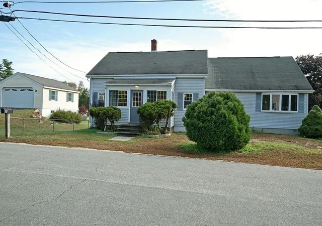 Single family home for sale at 8 Wolcott St, Somersworth, NH 03878 | MLS# 5116078