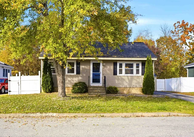 Photo 1 of Single family home for sale at 67 Gantry St, Manchester, NH 03103 | MLS# 5116118 | Listing updated on 2026-10-31