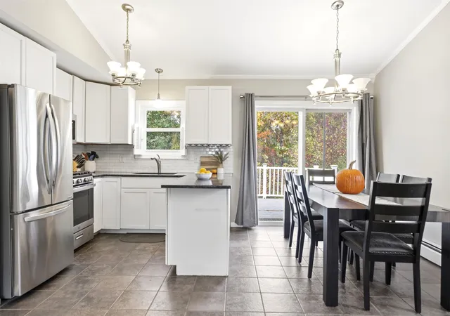 Photo 3 of Single family home for sale at 67 Gantry St, Manchester, NH 03103 | MLS# 5116118 | Listing updated on 2026-10-31