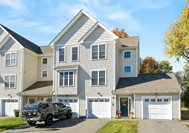 Photo 1 of Townhouse for sale at 17 Bennett St, Nashua, NH 03064 | MLS# 5116167 | Listing updated on 2026-10-29