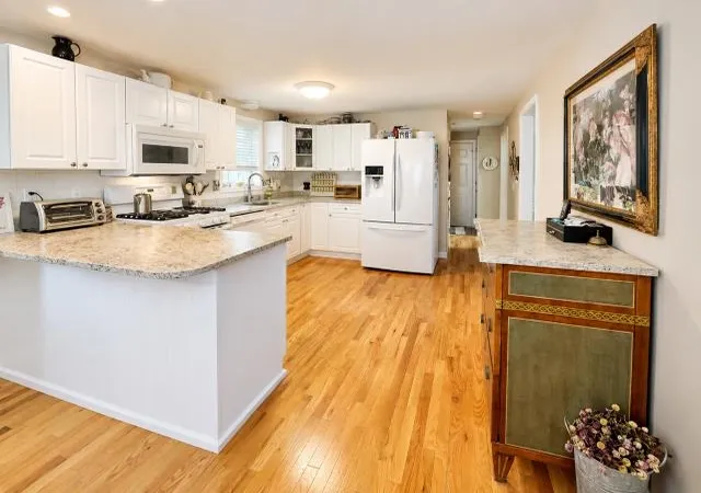 Photo 3 of Single family home for sale at 52 Barbara Ln, Hudson, NH 03051 | MLS# 5116172 | Listing updated on 2026-10-31