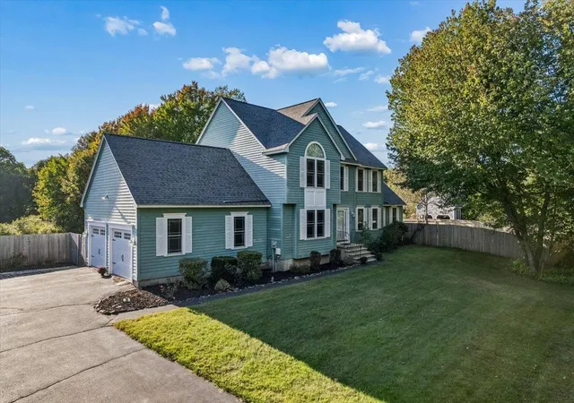 Photo 1 of Single family home for sale at 33 Londonderry Rd, Windham, NH 03087 | MLS# 5116205 | Listing updated on 2026-10-30