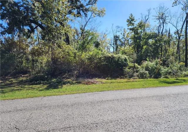 Photo 3 of Land for sale at 901 South Fashion Blvd, Hahnville, LA 70057 | MLS# 2370396 | Listing updated on 2025-11-03