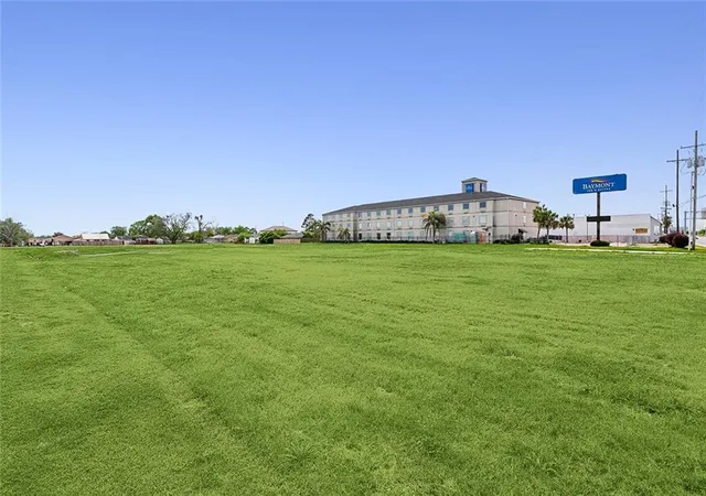 Photo 3 of Land for sale at 6539 Westbank Expressway Way, Marrero, LA 70072 | MLS# 2440476 | Listing updated on 2025-05-16