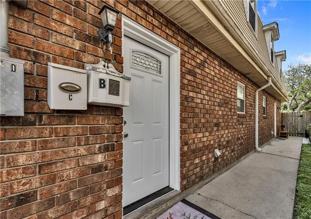 Condo for sale at 4617 Yale St #B, Metairie, LA 70006 | MLS# 2447456