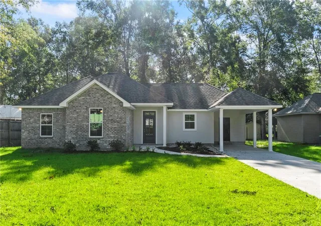 2nd image of 110 Inspiration Ln, Covington, LA 70433 | MLS# 2467906