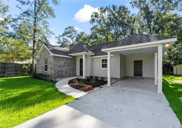 3rd image of 110 Inspiration Ln, Covington, LA 70433 | MLS# 2467906
