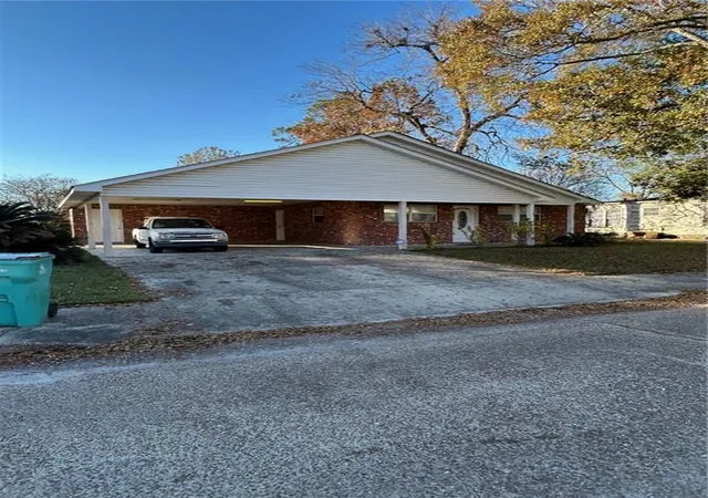 1st image of 211 N Walnut St, Opelousas, LA 70570 | MLS# 2481193