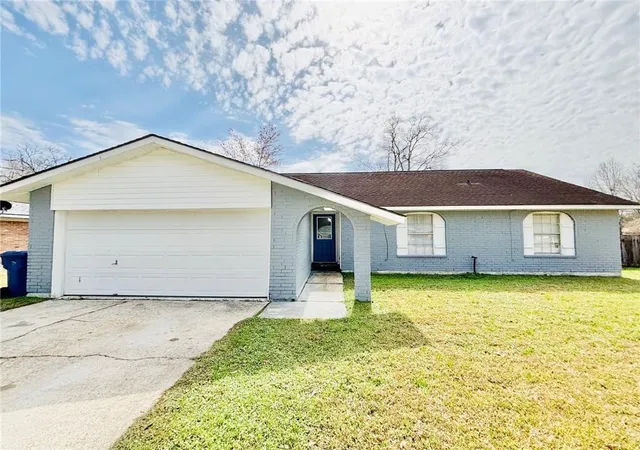 Photo 1 of Sale Pending at 1495 West Hall Ave, Slidell, LA 70460 | MLS# 2487627 | Listing updated on 2025-09-29
