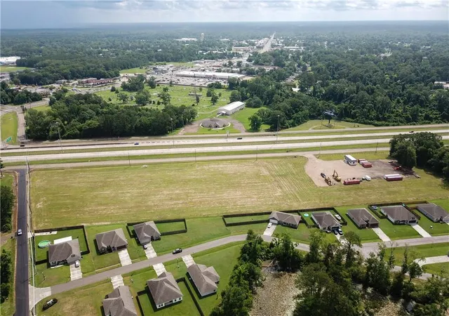 Photo 3 of Land for sale at 39599 Sw I-55 Service Rd, Ponchatoula, LA 70454 | MLS# 2501342 | Listing updated on 2026-04-30