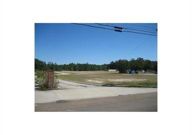 Photo 1 of Land for sale at Pelican Park Dr, Ponchatoula, LA 70454 | MLS# 2337577 | Listing updated on 2026-04-20
