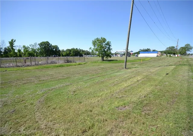 Homes for sale in Des Allemands, LA | 17174 Hwy 90 Hwy, Des Allemands, LA 70030 | MLS# 2389129