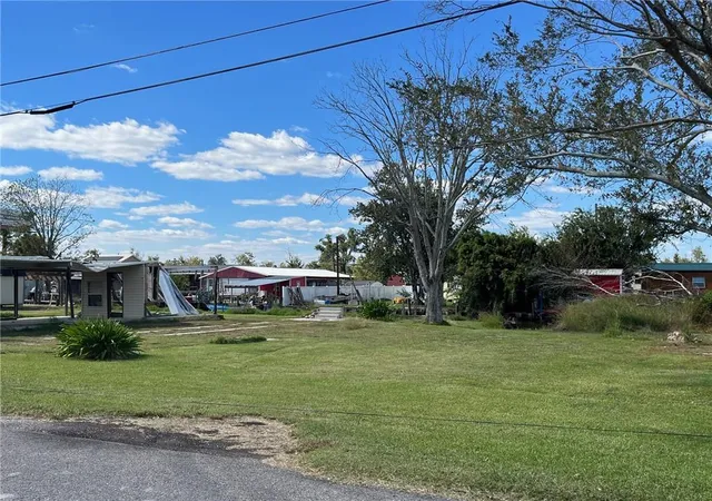 Homes for sale in Des Allemands, LA | 231 Cypress Dr, Des Allemands, LA 70030 | MLS# 2418291