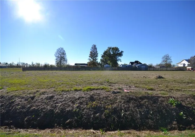 Homes for sale in Raceland, LA | 240 Treasure Dr, Raceland, LA 70394 | MLS# 2425834