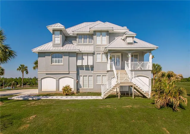 Photo 1 of Single family home for sale at 401 S Chenier Dr, Madisonville, LA 70447 | MLS# 2443540 | Listing updated on 2026-07-19