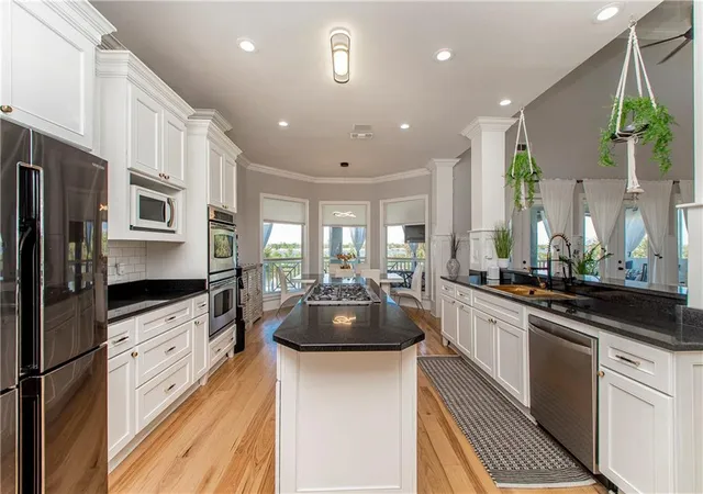 Photo 3 of Single family home for sale at 401 S Chenier Dr, Madisonville, LA 70447 | MLS# 2443540 | Listing updated on 2026-07-19