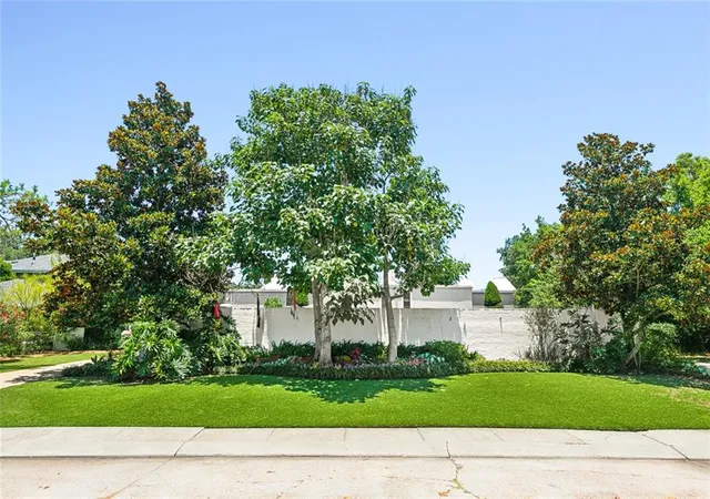 1st image of 12 Swan St, New Orleans, LA 70124 | MLS# 2452795