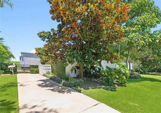2nd image of 12 Swan St, New Orleans, LA 70124 | MLS# 2452795