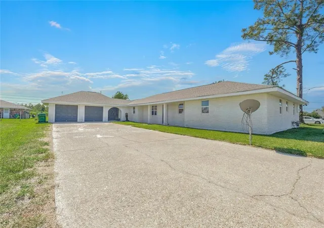 Homes for sale in Edgard, LA | 127 E 12th St, Edgard, LA 70049 | MLS# 2453887