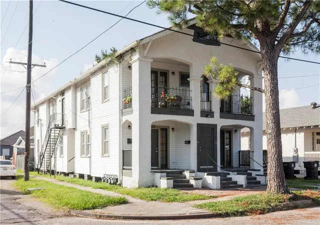 1st image of 2933 Pine St, New Orleans, LA 70125 | MLS# 2473740