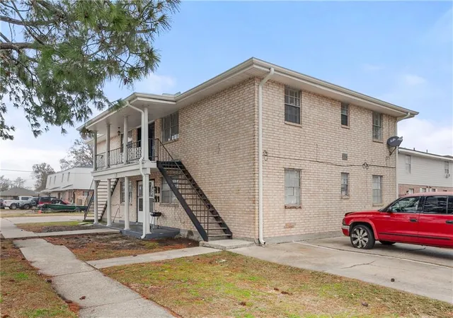 2nd image of 300 Duke Dr, Kenner, LA 70065 | MLS# 2480816