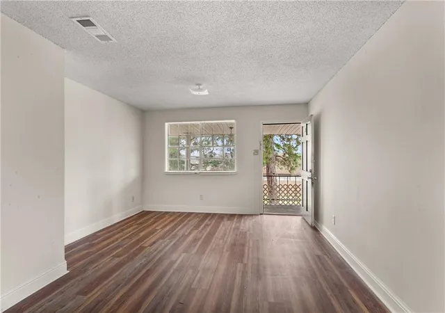 Photo 4 of House for sale at 300 Duke Dr, Kenner, LA 70065 | MLS# 2480816 | Listing updated on 2026-07-27