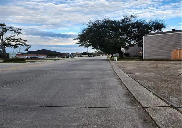 Photo 2 of Land for sale at 125 Lakewood Dr, Luling, LA 70070 | MLS# 2481313 | Listing updated on 2026-06-04