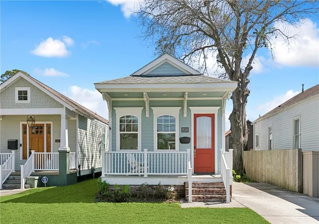 1st image of 816 Monroe St, Gretna, LA 70053 | MLS# 2490900