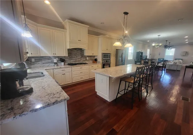 3rd image of 6756 Pontchartrain Blvd, New Orleans, LA 70124 | MLS# 2491131