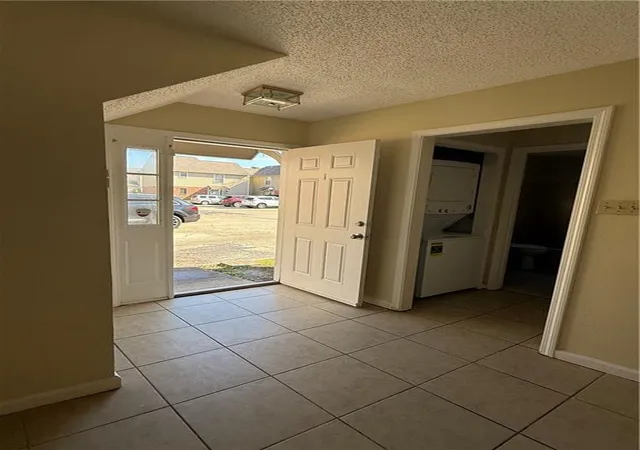 Homes for sale in Kenner, LA | 1500 W Esplanade Ave #1/A, Kenner, LA 70065 | MLS# 2490368