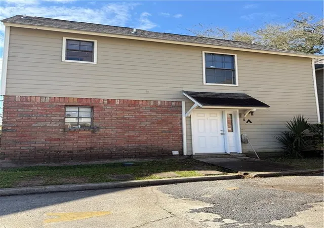 Homes for sale in Kenner, LA | 1500 W Esplanade Ave #1/A, Kenner, LA 70065 | MLS# 2490368