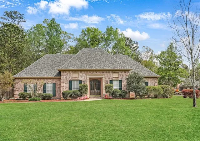 Photo 1 of Single family home for sale at 22 Wishing Well Ct, Covington, LA 70433 | MLS# 2490211 | Listing updated on 2026-06-30