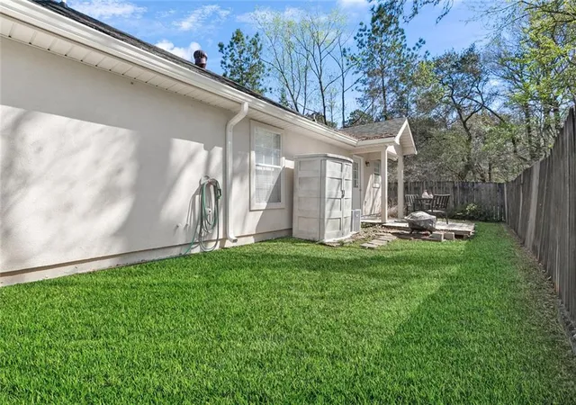 Homes for sale in Ponchatoula, LA | 374 Avalon Trace Drive, Ponchatoula, LA 70454 | Houzeo