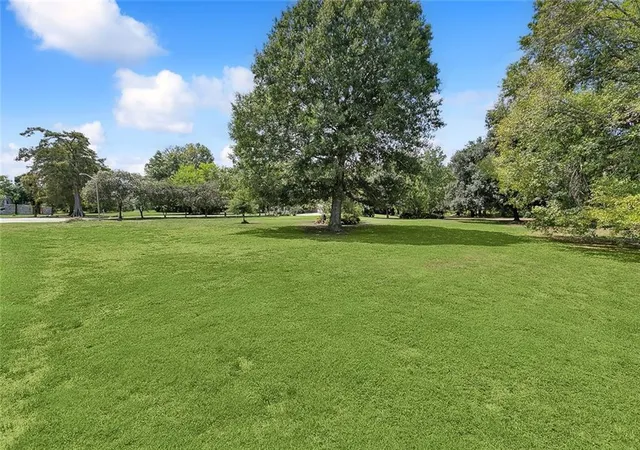Homes for sale in Belle Chasse, LA | 115 Cambridge Dr, Belle Chasse, LA 70037 | MLS# 2490241