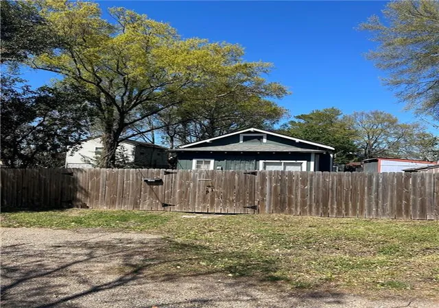 2nd image of 1420 Red Allen Way, New Orleans, LA 70114 | MLS# 2493623