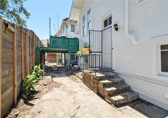 36th image of 2039 Calhoun St, New Orleans, LA 70118 | MLS# 2493890