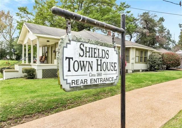 Homes for sale in Natchez, MS | 701 N Union St, Natchez, MS 39120 | MLS# 2494146