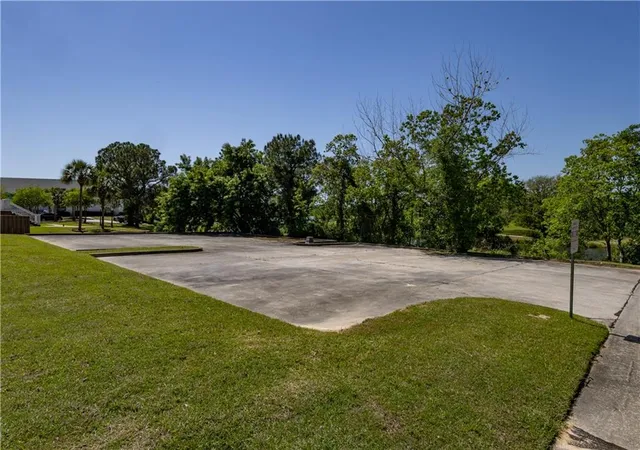 Photo 4 of Land for sale at 680 Oak Harbor Blvd, Slidell, LA 70458 | MLS# 2495382 | Listing updated on 2026-03-25