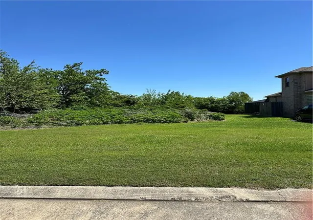 Homes for sale in New Orleans, LA | 6120 E Muirfield Cir, New Orleans, LA 70128 | MLS# 2495797