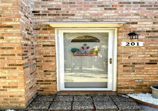 Homes for sale in Metairie, LA | 604 Clearview Pkwy #201, Metairie, LA 70001 | MLS# 2497601