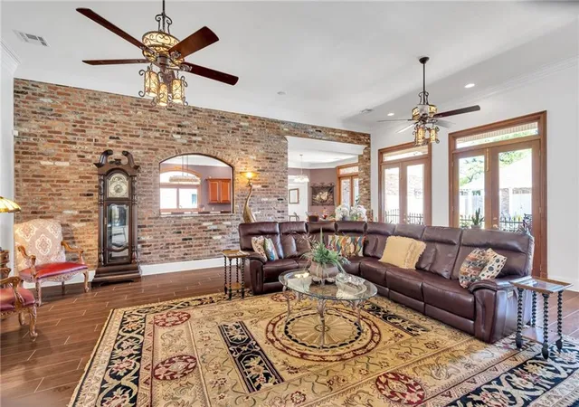 Photo 3 of Single family home for sale at 136 Jennifer Ln, La Place, LA 70068 | MLS# 2497033 | Listing updated on 2026-04-01