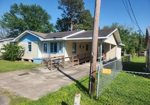 Homes for sale in Napoleonville, LA | 805 Dr Martin Luther King Dr, Napoleonville, LA 70390 | MLS# 2501530