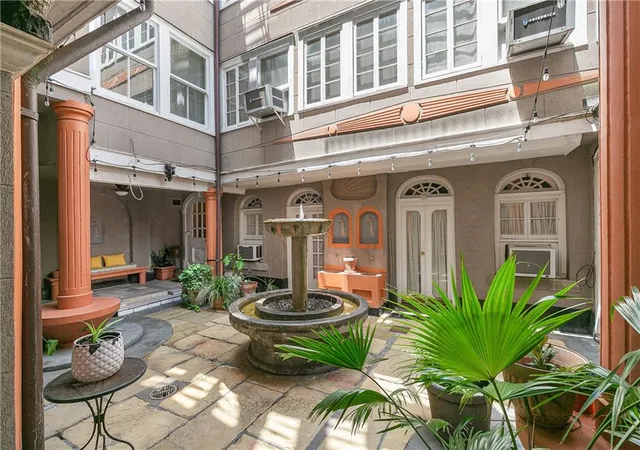 3rd image of 627 Ursulines Ave, New Orleans, LA 70116