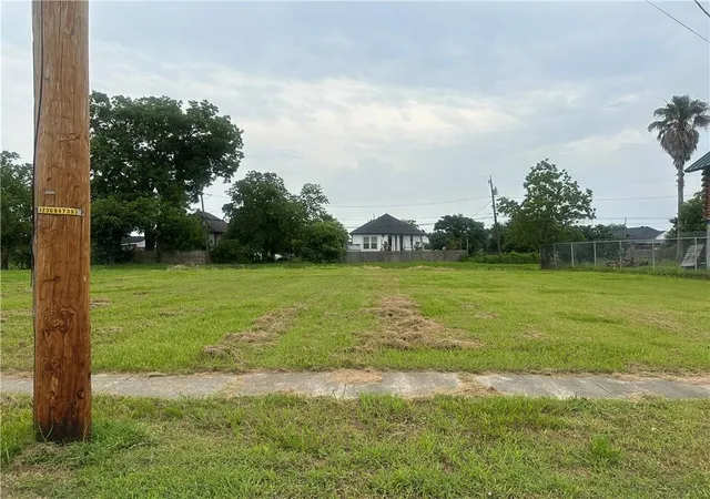 Photo 3 of Land for sale at 1705 Center St, Arabi, LA 70032 | MLS# 2503205 | Listing updated on 2026-06-20