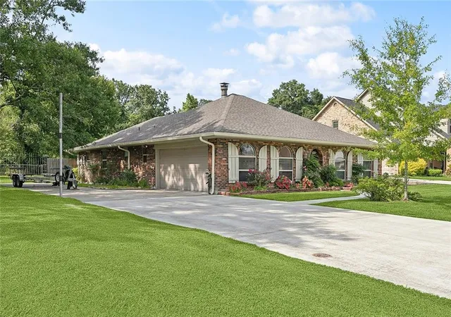 Photo 2 of Single family home for sale at 335 Devon Rd, La Place, LA 70068 | MLS# 2503275 | Listing updated on 2026-03-17