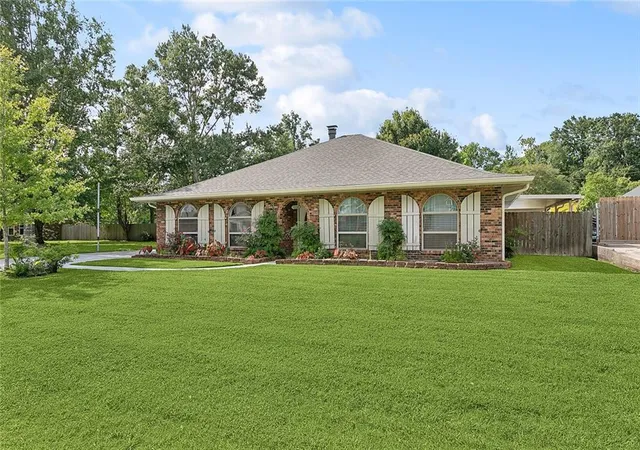 Photo 2 of Single family home for sale at 335 Devon Rd, La Place, LA 70068 | MLS# 2503275 | Listing updated on 2026-03-17
