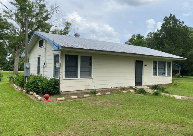 Homes for sale in Roseland, LA | 63070 Oak St, Roseland, LA 70456 | MLS# 2505355