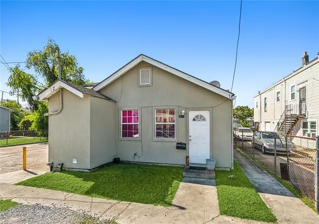 Homes for sale in New Orleans, LA | 8816-24 Spruce St, New Orleans, LA 70118 | MLS# 2507535